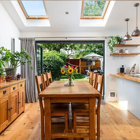 Charming Family Home With Stoves, Garden & Parking ブリストル エクステリア 写真