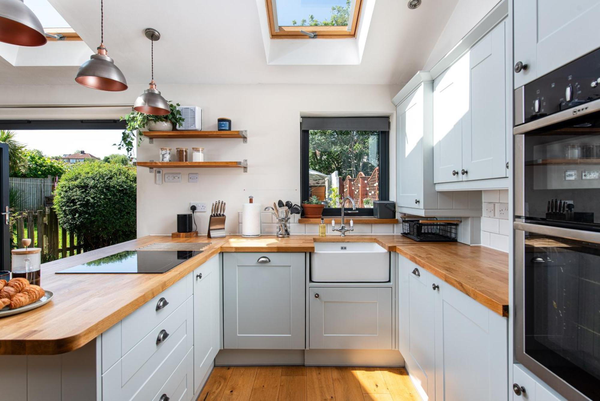 Charming Family Home With Stoves, Garden & Parking ブリストル エクステリア 写真