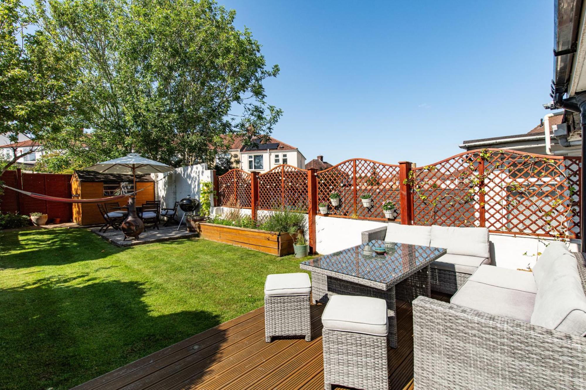 Charming Family Home With Stoves, Garden & Parking ブリストル エクステリア 写真