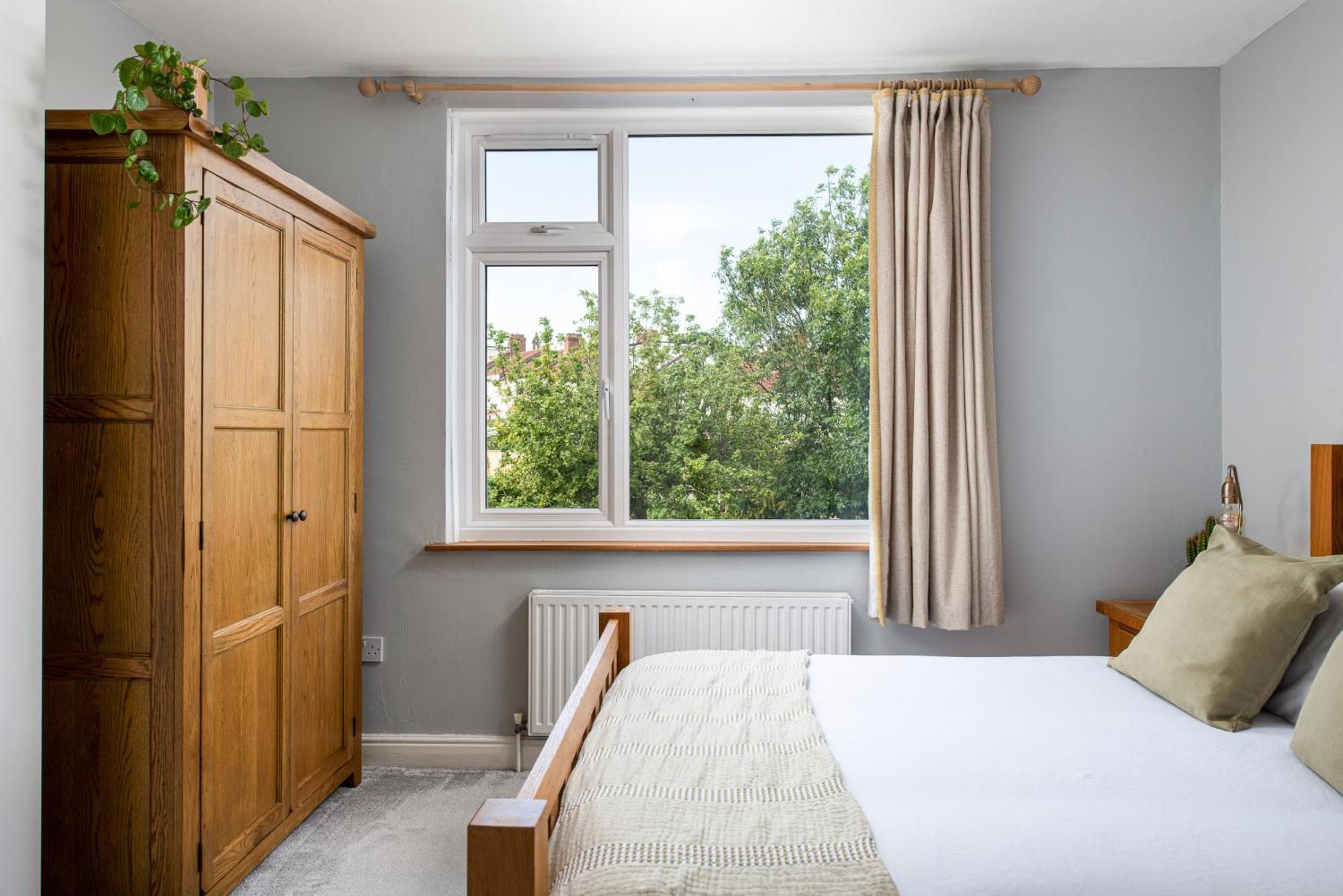 Charming Family Home With Stoves, Garden & Parking ブリストル エクステリア 写真