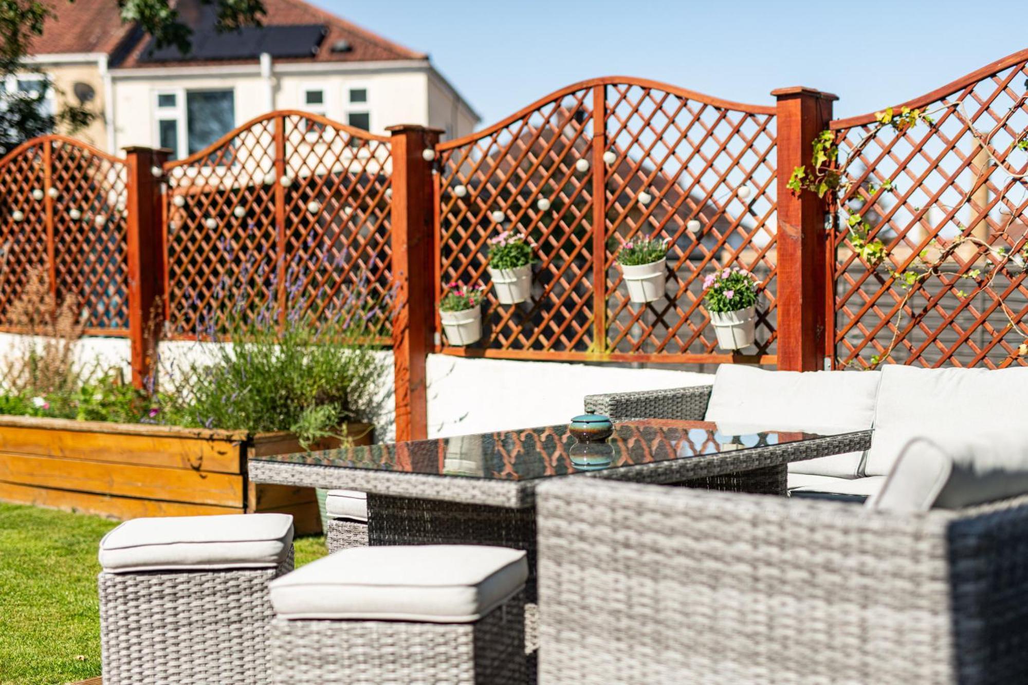 Charming Family Home With Stoves, Garden & Parking ブリストル エクステリア 写真